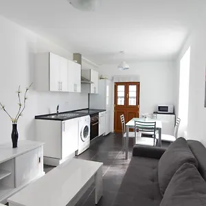 Precioso 4 En , Liencres España